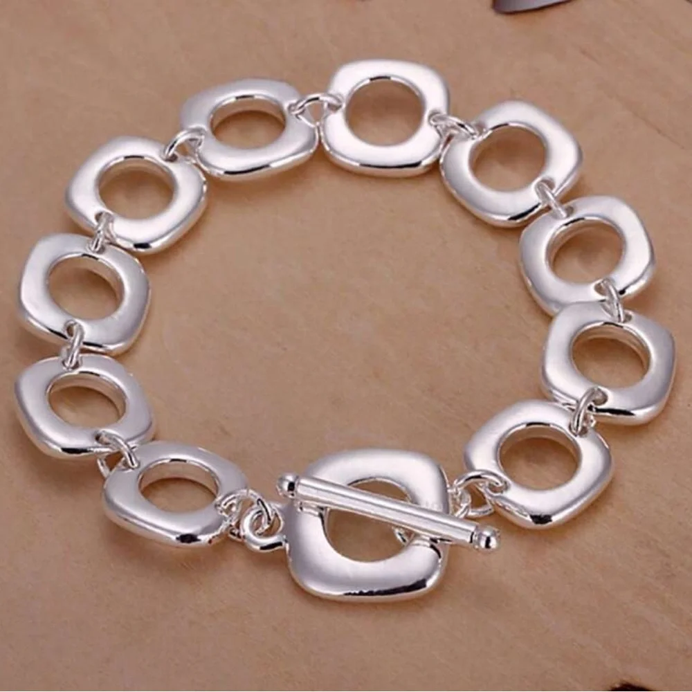 Elegant Silver Plated Link Toggle Bracelet - Picture 4 of 5